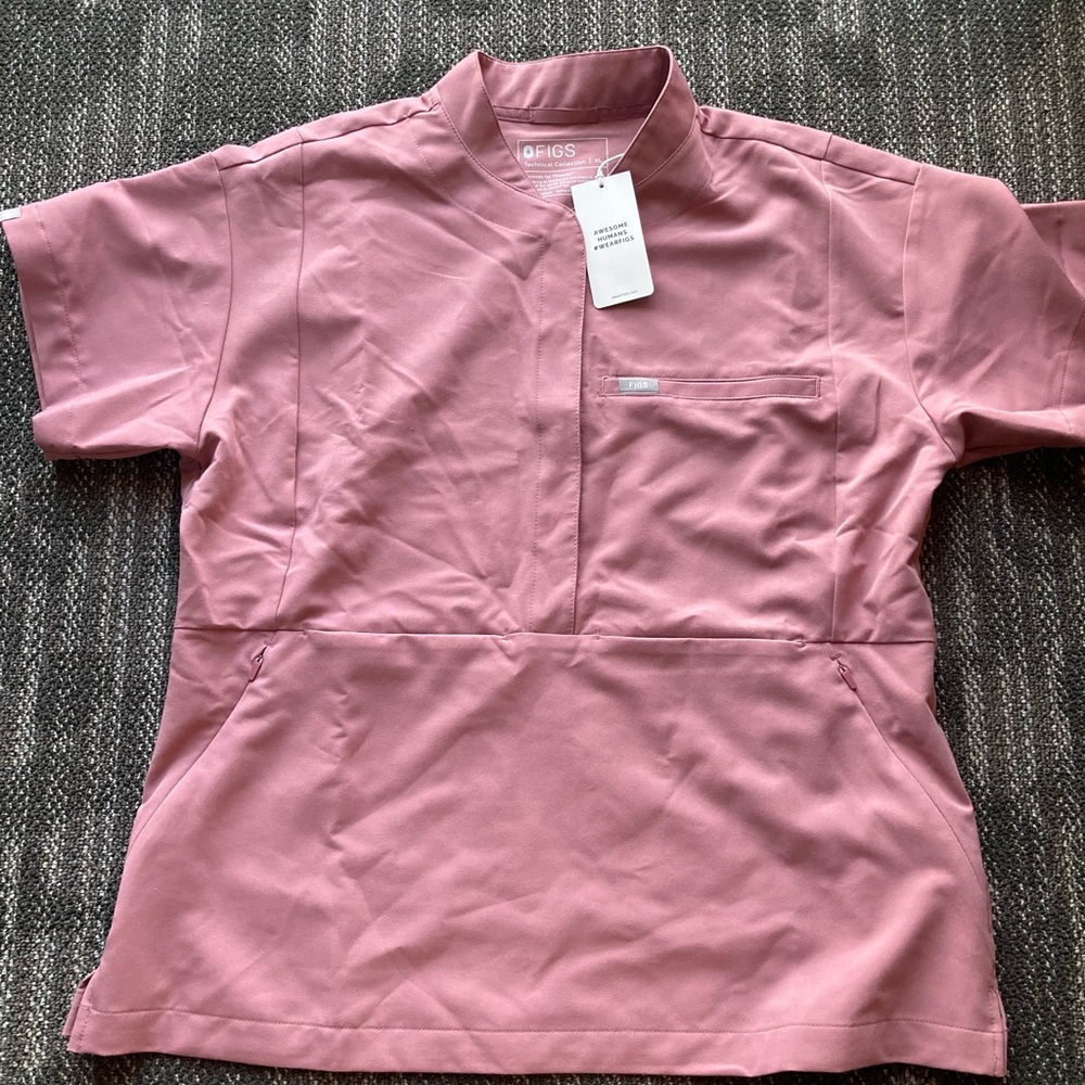 Figs mauve half button snap scrub top Xl. Purchased new with tags. Worn once.